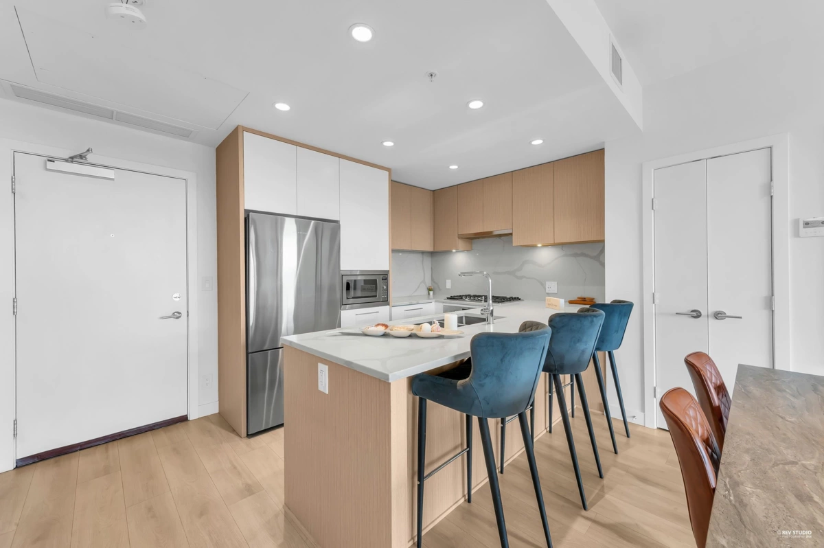 Walk-In Closet Photo of 3502 567 Clarke Road, Coquitlam, BC