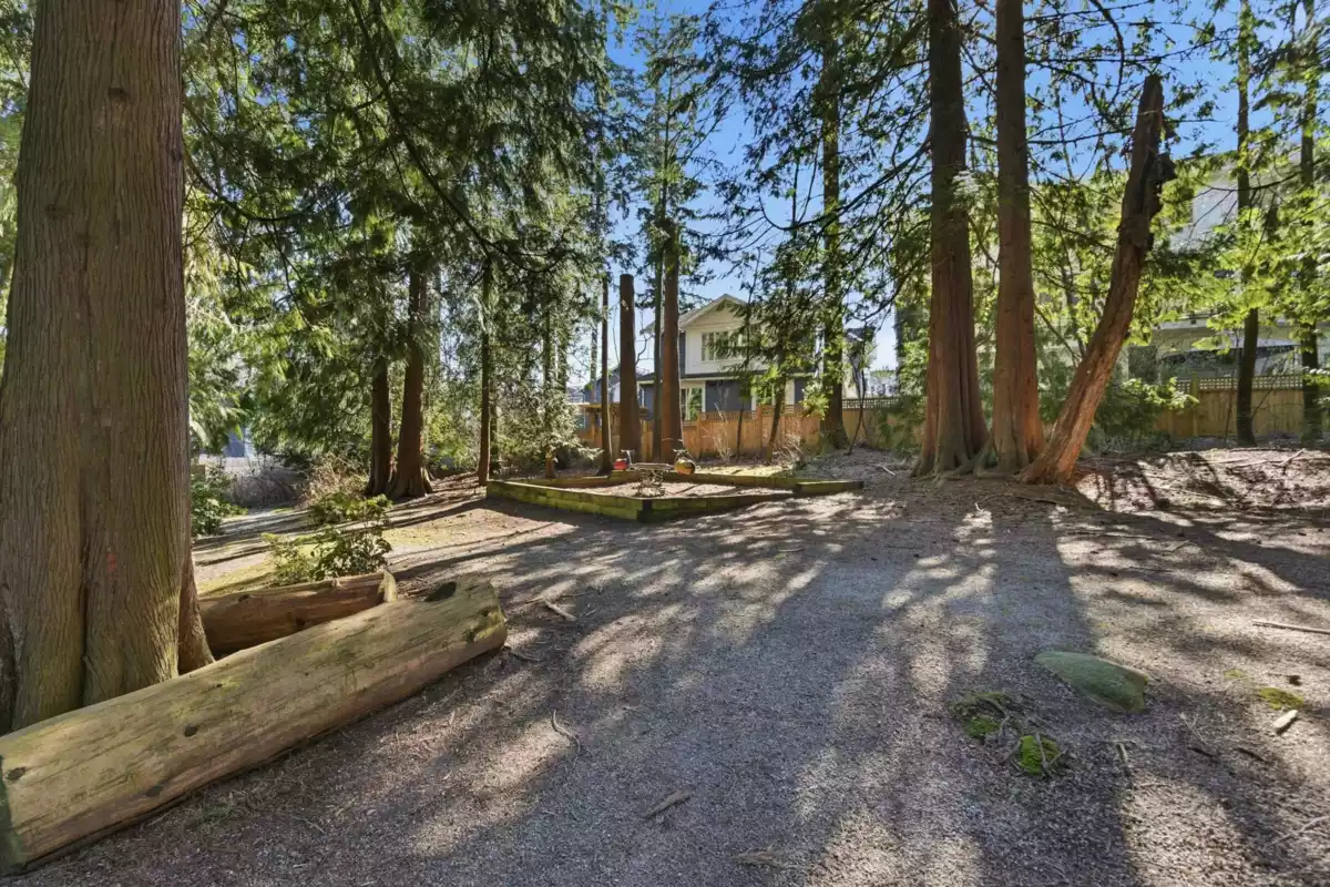 Backyard Photo of 36 6299 144 Street, Surrey, BC