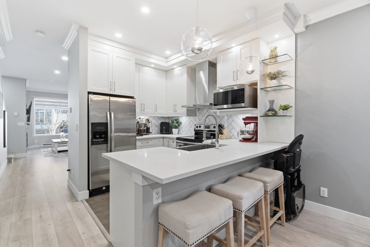 Living Room Photo of 36 6299 144 Street, Surrey, BC