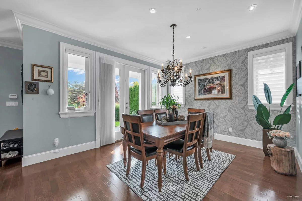 Dining Area Photo of 1287 Gordon Avenue, West Vancouver, BC