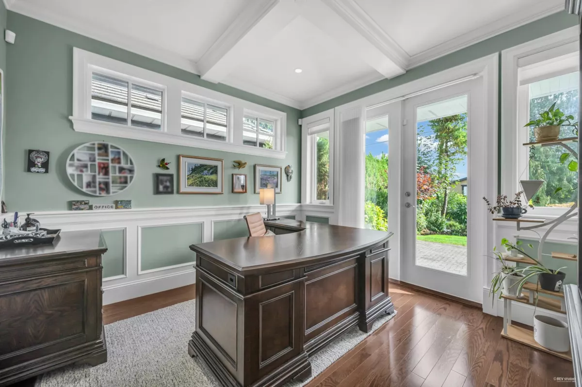 Entry Foyer Photo of 1287 Gordon Avenue, West Vancouver, BC