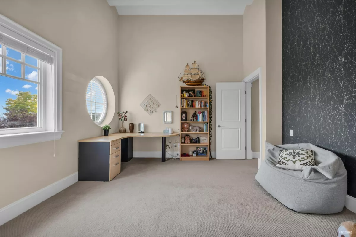 Front Yard Photo of 1287 Gordon Avenue, West Vancouver, BC