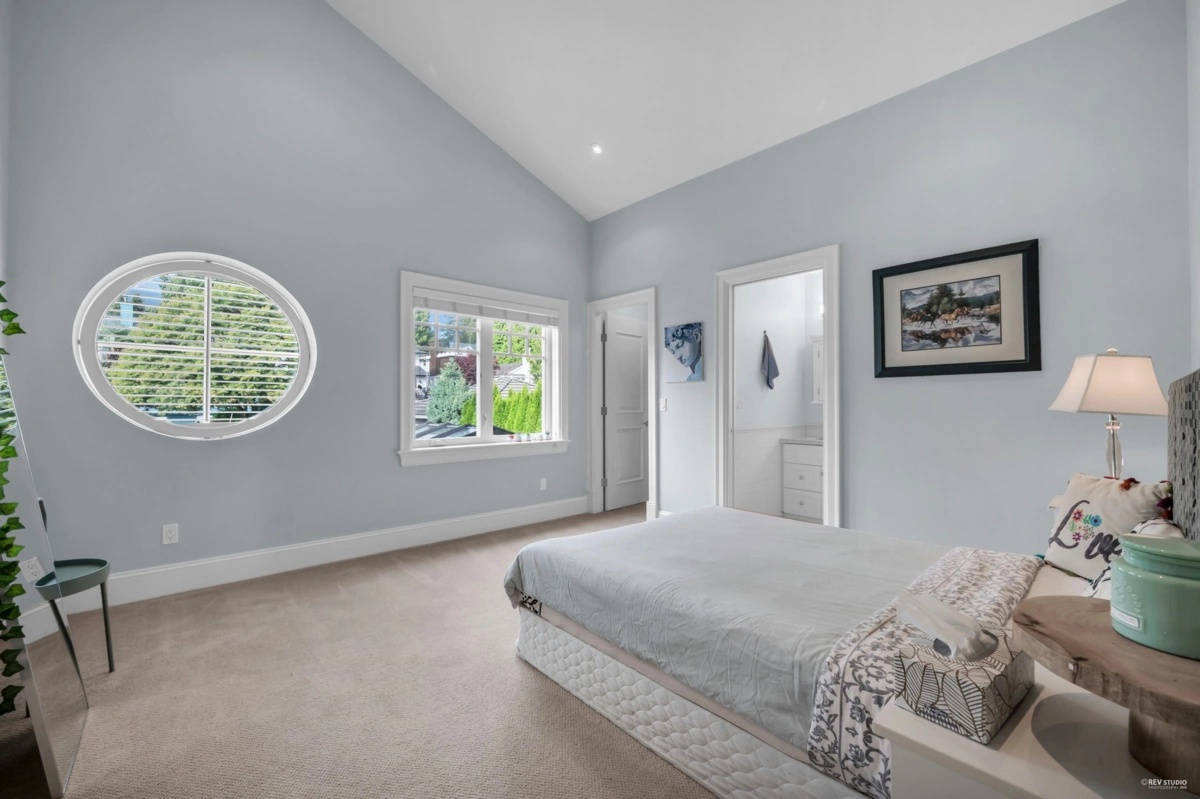 Swimming Pool Photo of 1287 Gordon Avenue, West Vancouver, BC