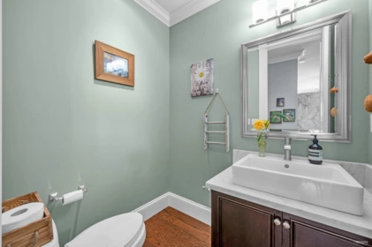 Hallway Photo of 1287 Gordon Avenue, West Vancouver, BC