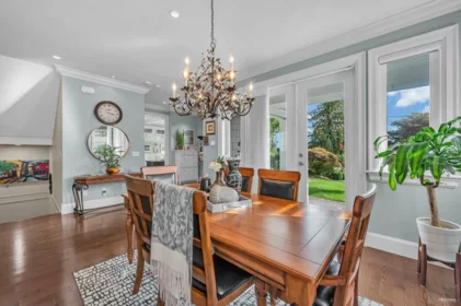 Kitchen Island Photo of 1287 Gordon Avenue, West Vancouver, BC