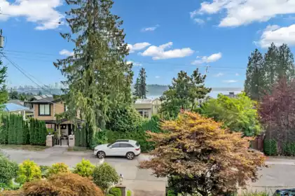 Outdoor Deck Photo of 1287 Gordon Avenue, West Vancouver, BC