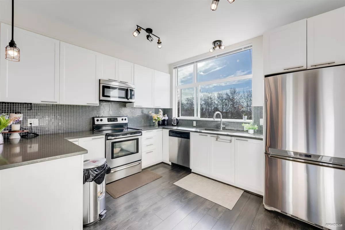 Breakfast Nook Photo of 170 2228 162 Street, Surrey, BC