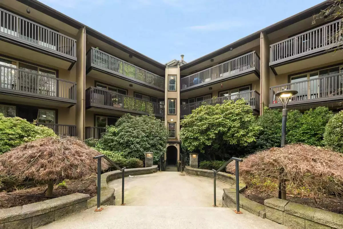 Front Yard Photo of 227 9847 Manchester Drive, Burnaby, BC