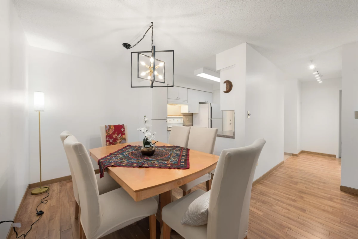 Kitchen Island Photo of 227 9847 Manchester Drive, Burnaby, BC