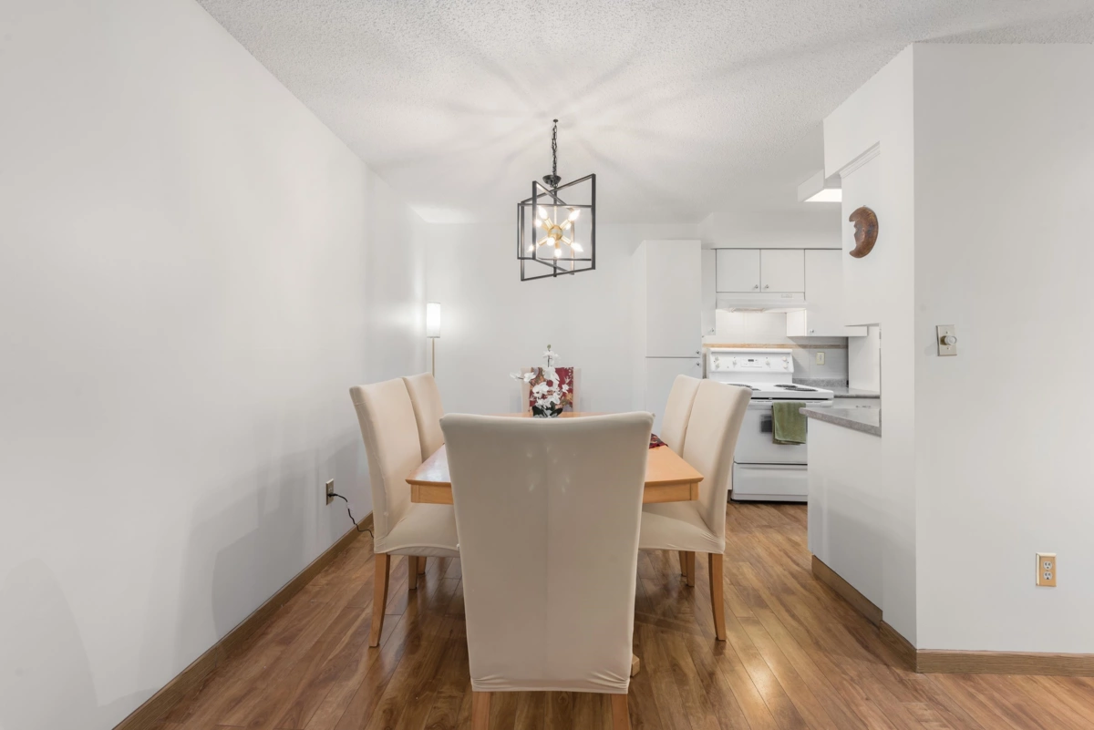 Kitchen Photo of 227 9847 Manchester Drive, Burnaby, BC