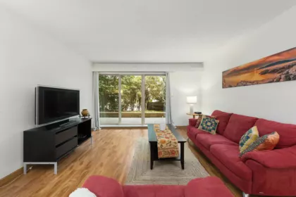 227 9847 Manchester Drive, Burnaby, BC, Cariboo — 2 bed apartment/condo for sale