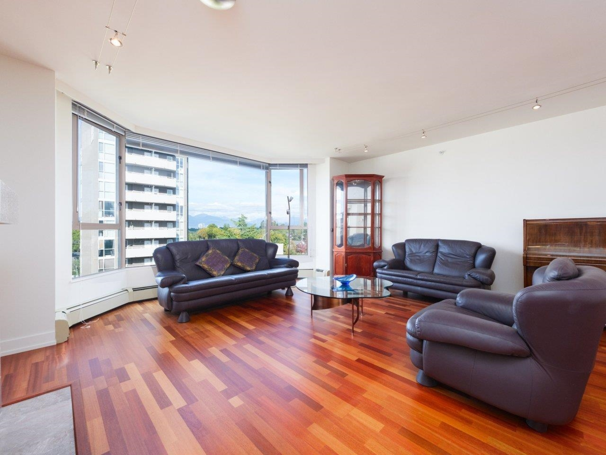 Breakfast Nook Photo of 802 2108 W 38th Avenue, Vancouver, BC