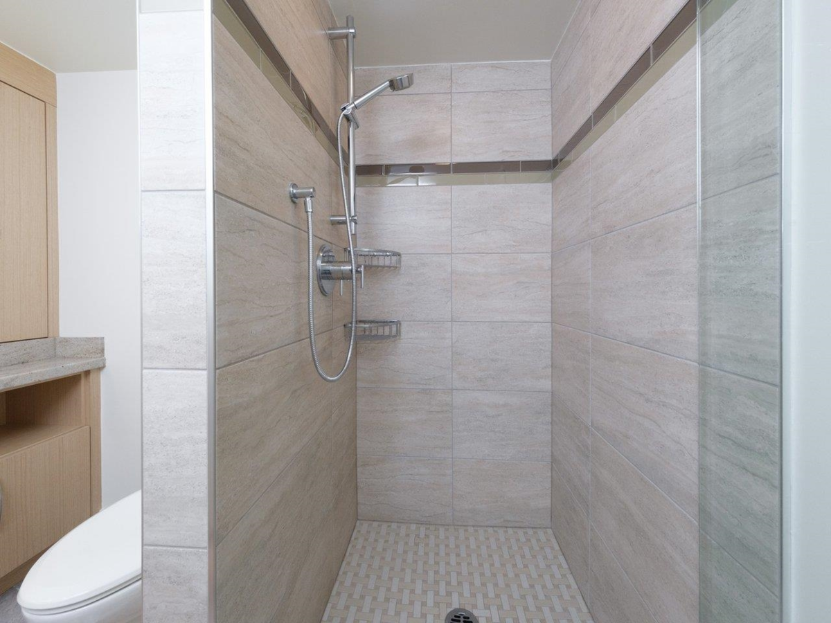 Entry Foyer Photo of 802 2108 W 38th Avenue, Vancouver, BC