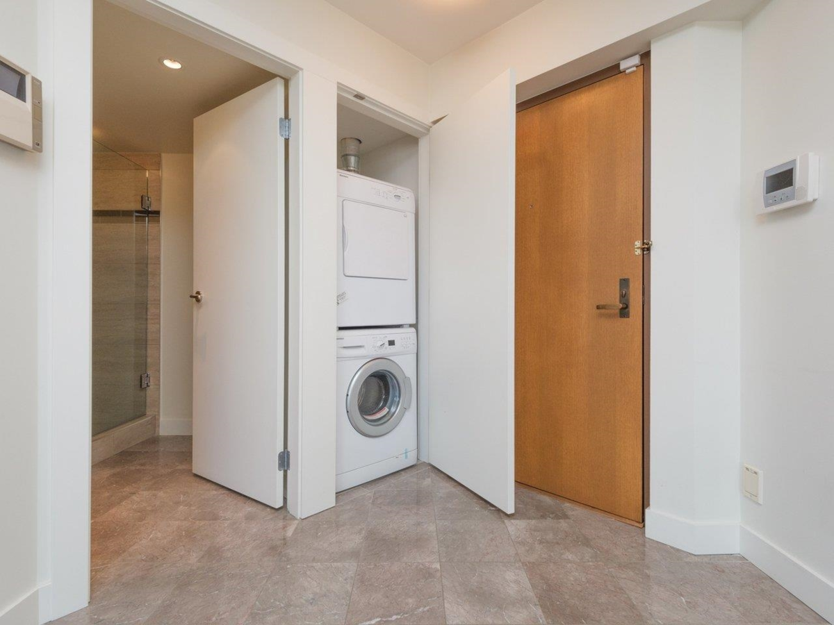 Front Yard Photo of 802 2108 W 38th Avenue, Vancouver, BC