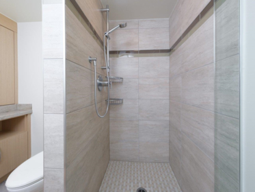 Entry Foyer Photo of 802 2108 W 38th Avenue, Vancouver, BC