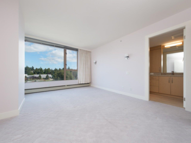 Laundry Room Photo of 802 2108 W 38th Avenue, Vancouver, BC