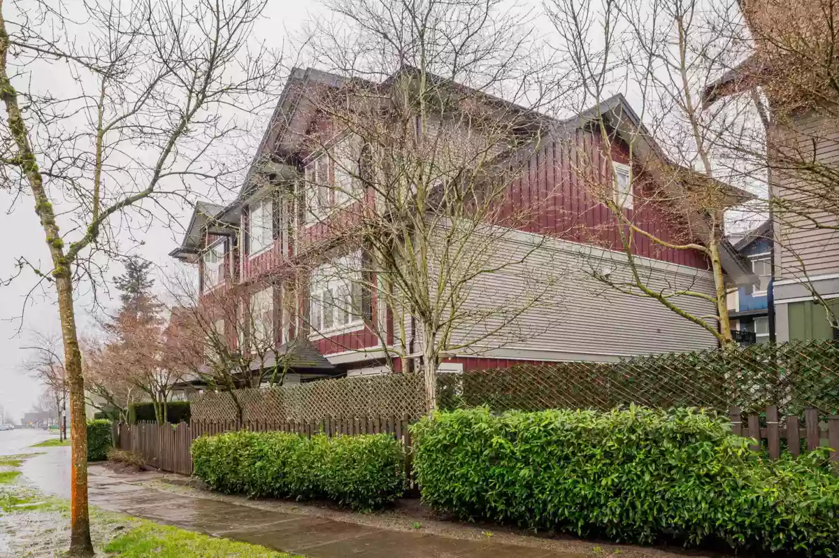 Dining Area Photo of 13 18211 70th Avenue, Surrey, BC