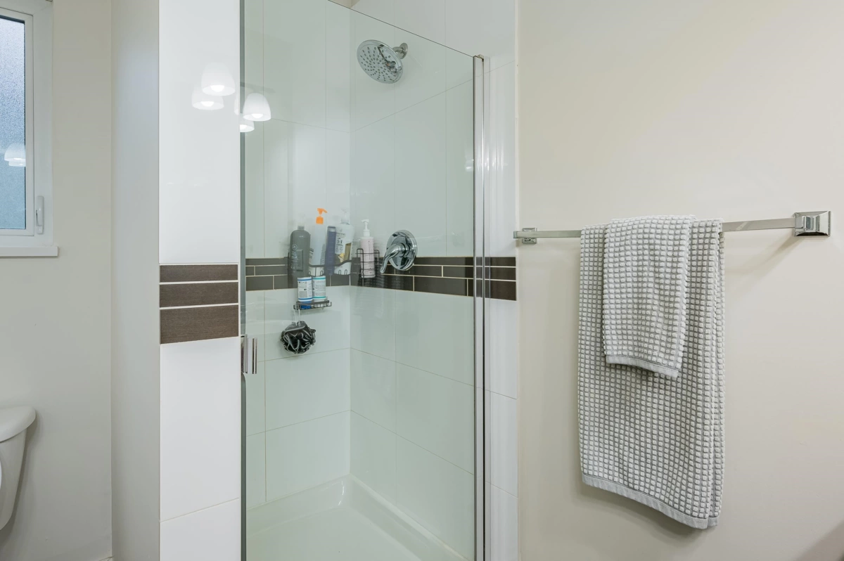Entry Foyer Photo of 13 18211 70th Avenue, Surrey, BC