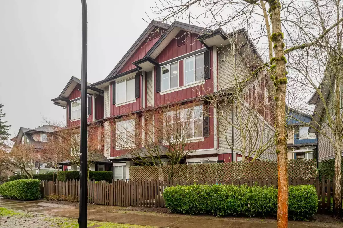 Family Room Photo of 13 18211 70th Avenue, Surrey, BC