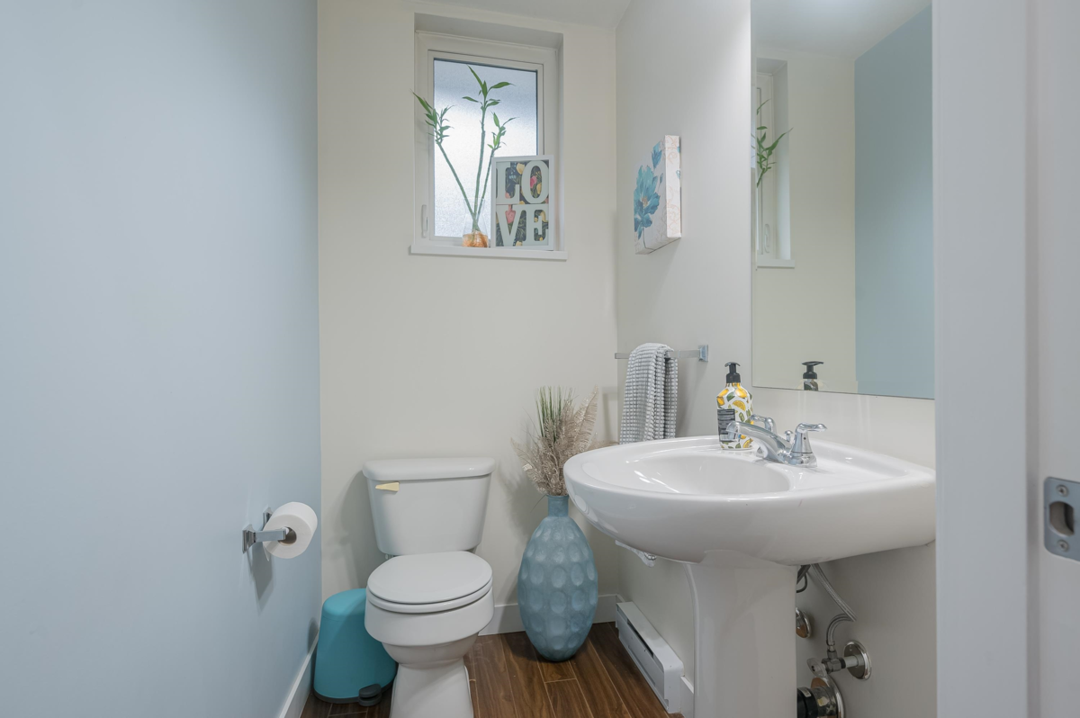 Guest Bathroom Photo of 13 18211 70th Avenue, Surrey, BC