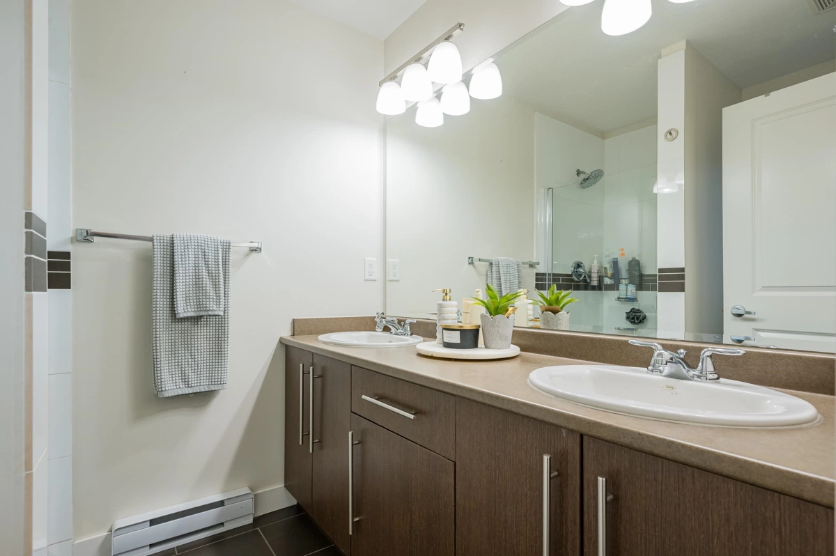 Mudroom Photo of 13 18211 70th Avenue, Surrey, BC