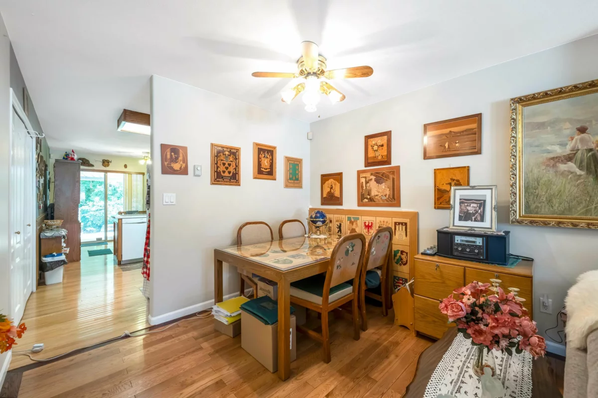Breakfast Nook Photo of 25 22308 124 Avenue, Maple Ridge, BC