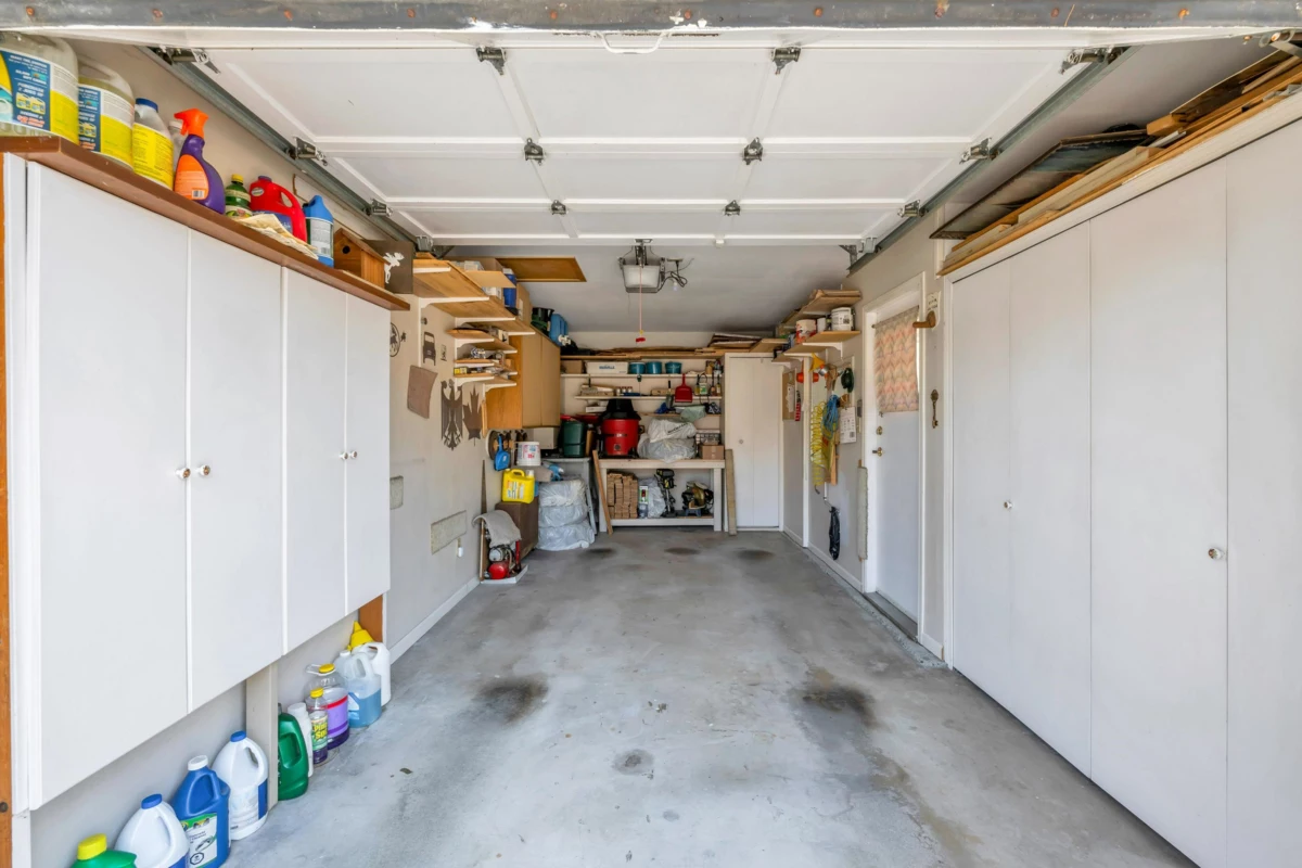 Hallway Photo of 25 22308 124 Avenue, Maple Ridge, BC