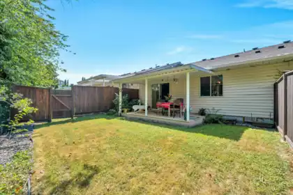 Backyard Photo of 25 22308 124 Avenue, Maple Ridge, BC