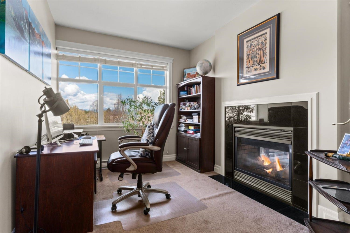 Laundry Room Photo of 301A 45595 Tamihi Way, Chilliwack, BC