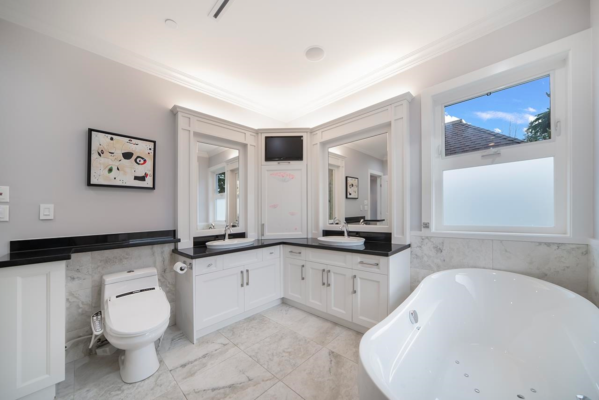 Guest Bathroom Photo of 1420 W 53rd Avenue, Vancouver, BC
