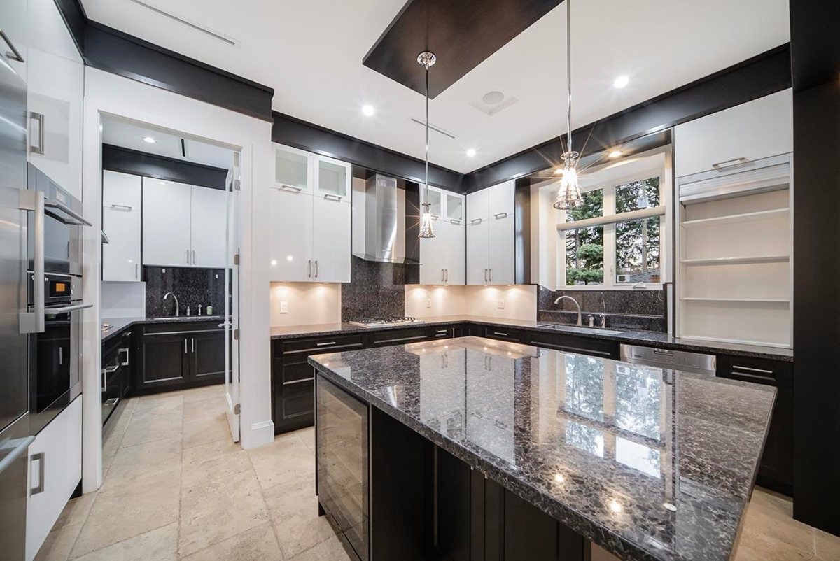 Kitchen Island Photo of 1420 W 53rd Avenue, Vancouver, BC