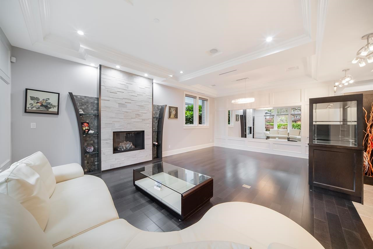 Living Room Photo of 1420 W 53rd Avenue, Vancouver, BC