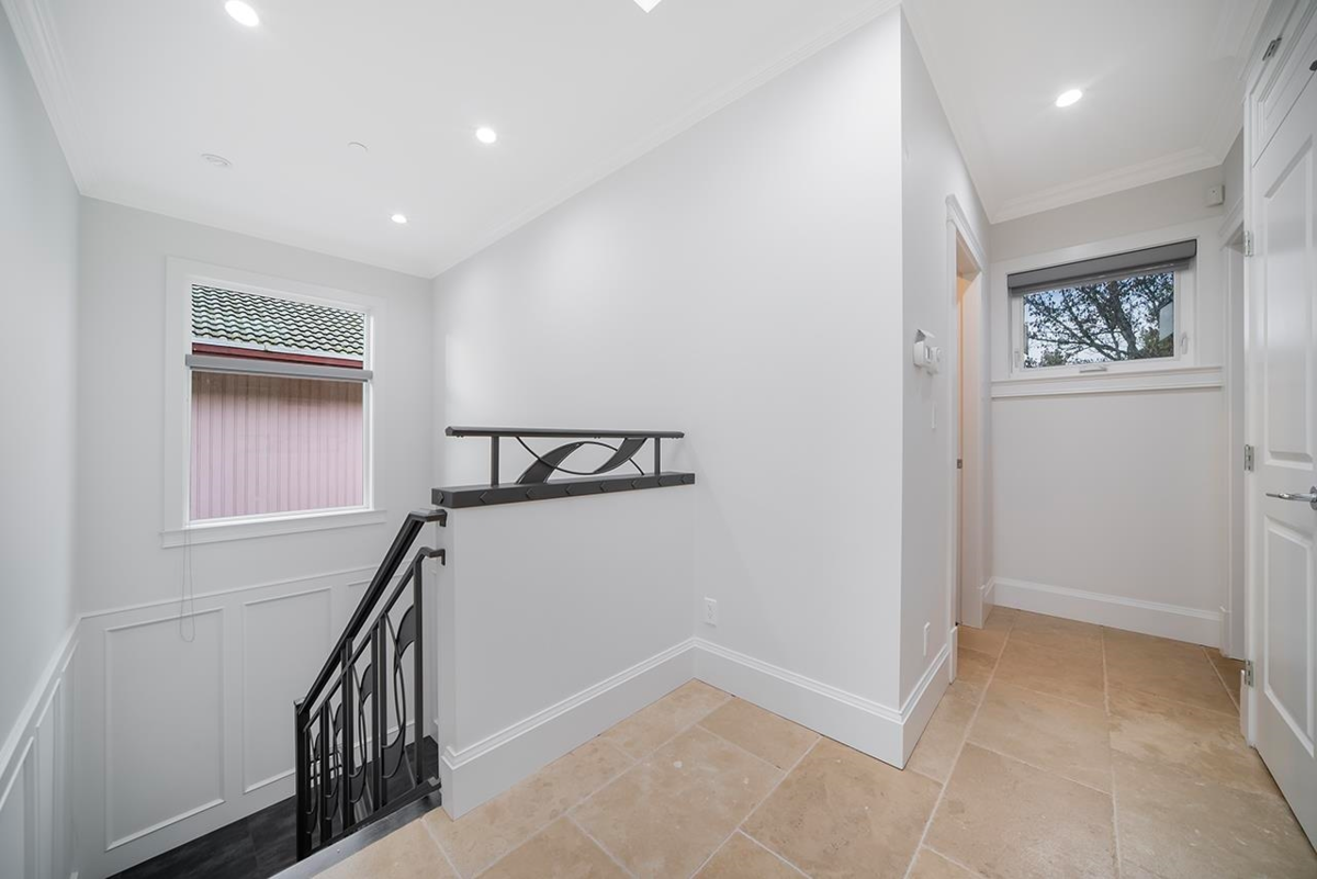Primary Bathroom Photo of 1420 W 53rd Avenue, Vancouver, BC