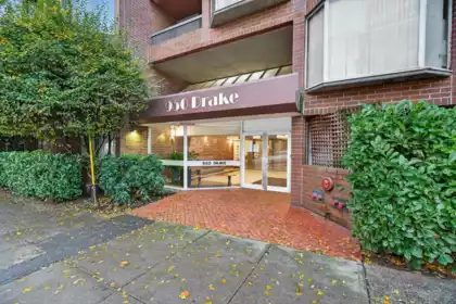 Backyard Photo of 902 950 Drake Street, Vancouver, BC