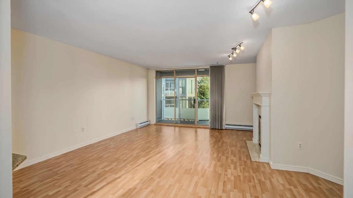 Living Room Photo of 306 48 Richmond Street, New Westminster, BC
