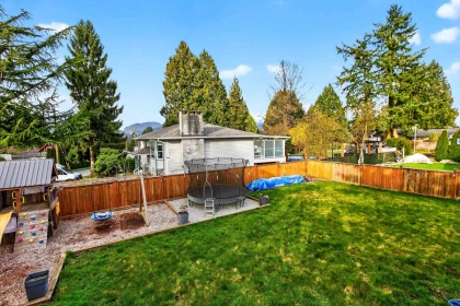 Front Yard Photo of 21875 124 Avenue, Maple Ridge, BC