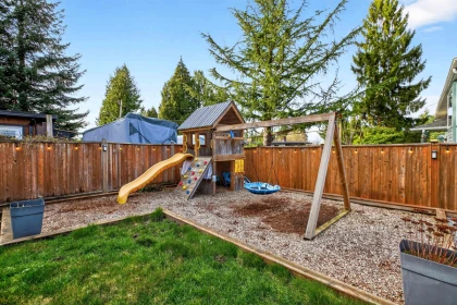 Garden / Landscaping Photo of 21875 124 Avenue, Maple Ridge, BC
