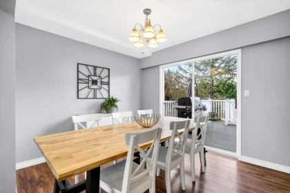 Kitchen Island Photo of 21875 124 Avenue, Maple Ridge, BC