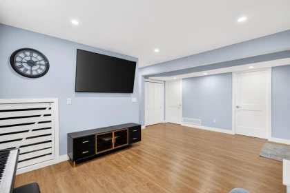 Mudroom Photo of 21875 124 Avenue, Maple Ridge, BC