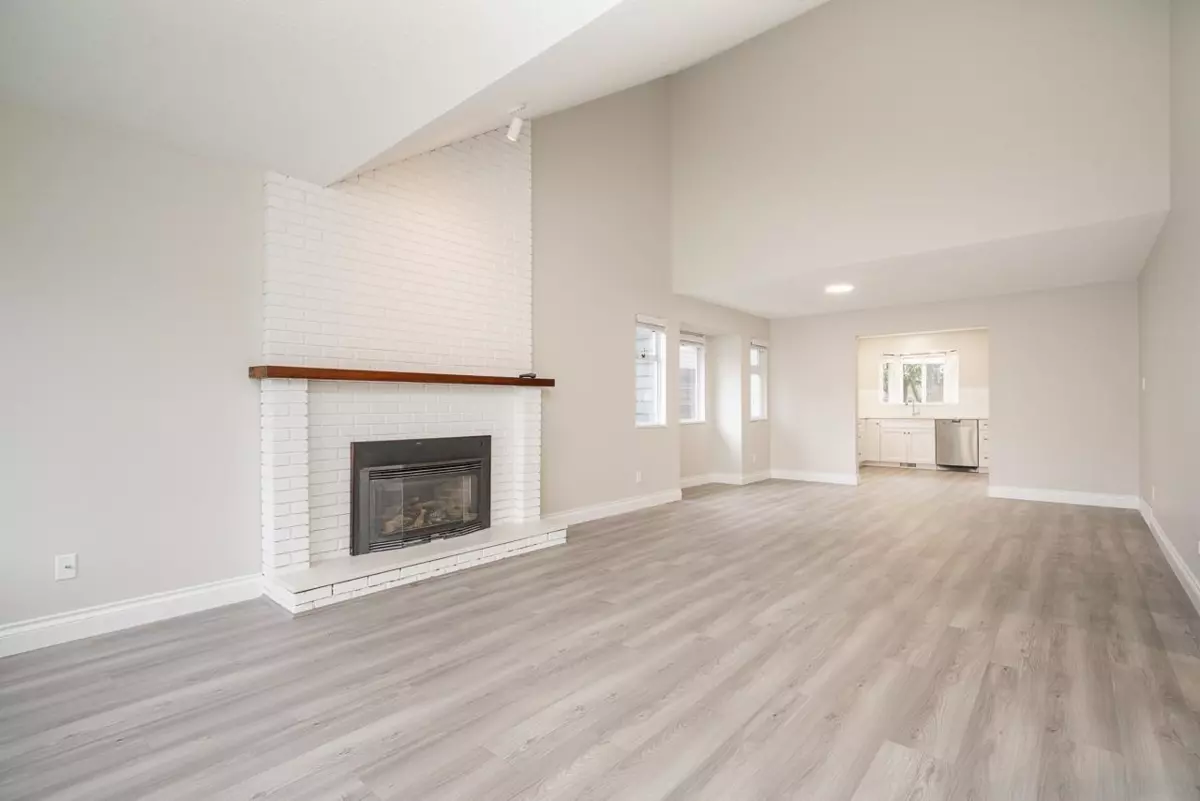 Family Room Photo of 13015 Summerhill Crescent, Surrey, BC