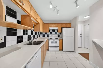 Breakfast Nook Photo of 405 2615 Jane Street, Port Coquitlam, BC
