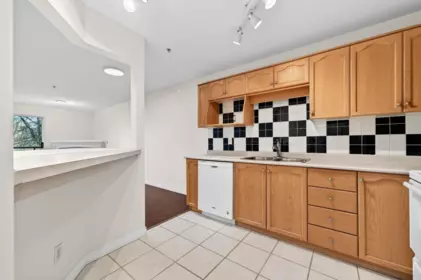 Kitchen Island Photo of 405 2615 Jane Street, Port Coquitlam, BC