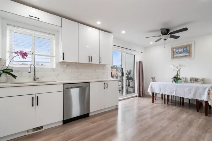 Kitchen Island Photo of 4 5950 Vedder Road, Chilliwack, BC