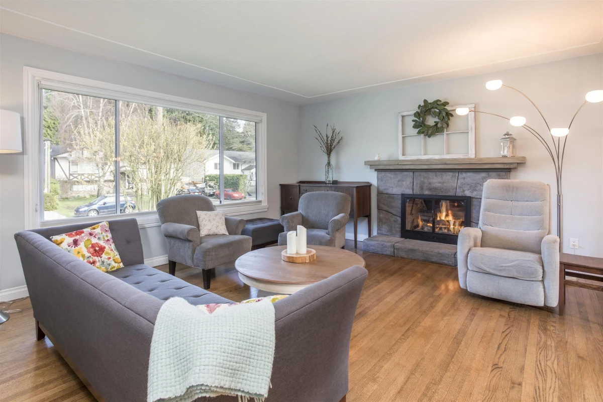 Dining Area Photo of 13852 Coldicutt Avenue, White Rock, BC
