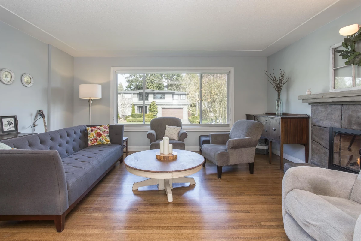 Kitchen Photo of 13852 Coldicutt Avenue, White Rock, BC