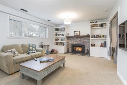 Entry Foyer Photo of 13852 Coldicutt Avenue, White Rock, BC