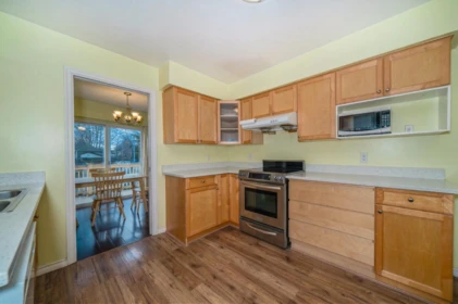 Walk-In Closet Photo of 4831 Foxglove Crescent, Richmond, BC