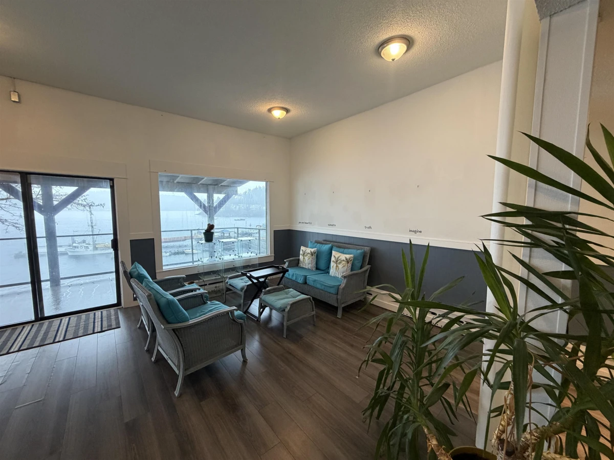 Family Room Photo of 418 Marine Drive, Gibsons, BC