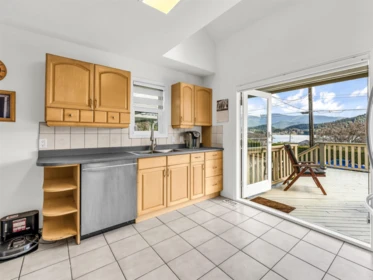 Breakfast Nook Photo of 351 Beachview Drive, North Vancouver, BC