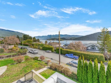 351 Beachview Drive, North Vancouver, BC, North Vancouver — Single Family Residence for sale